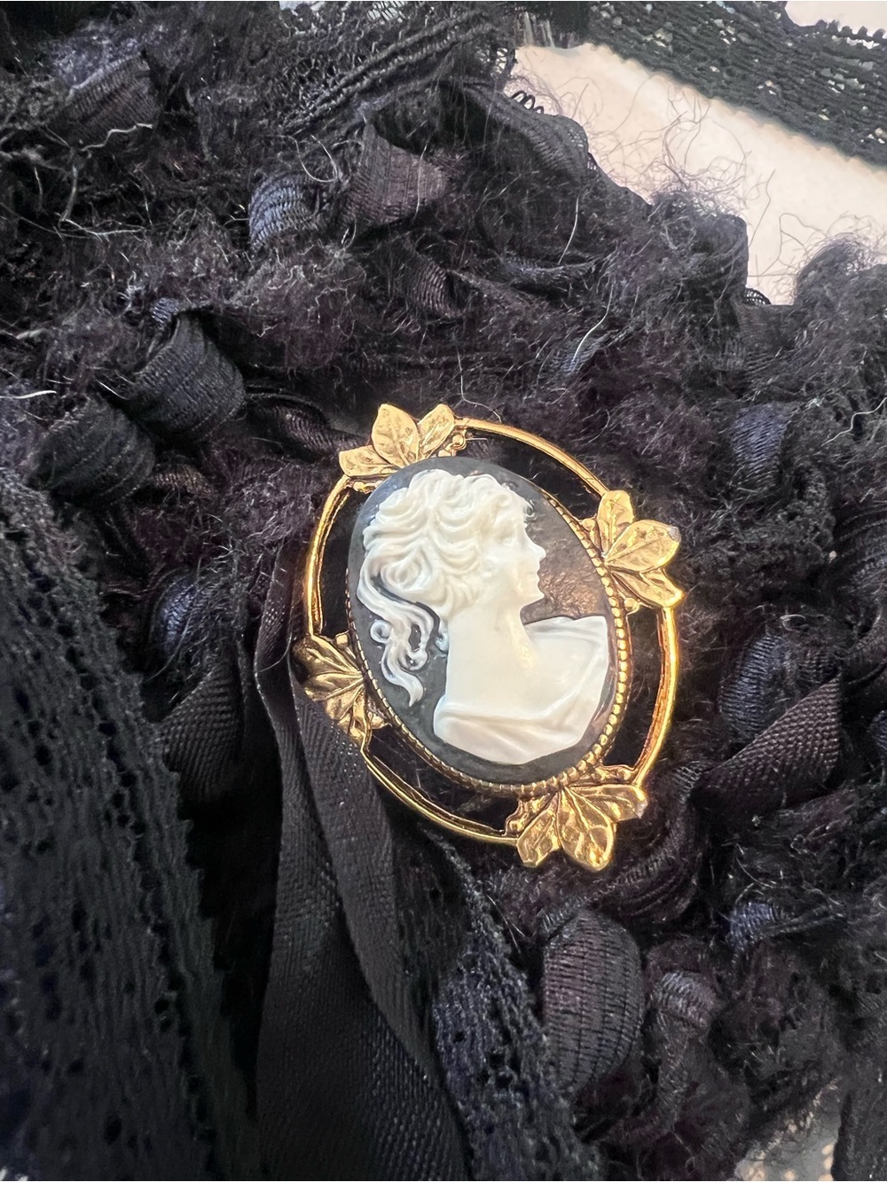 Black Lace Ribbon Mini Scarf with Cameo - Picture 2 of 3